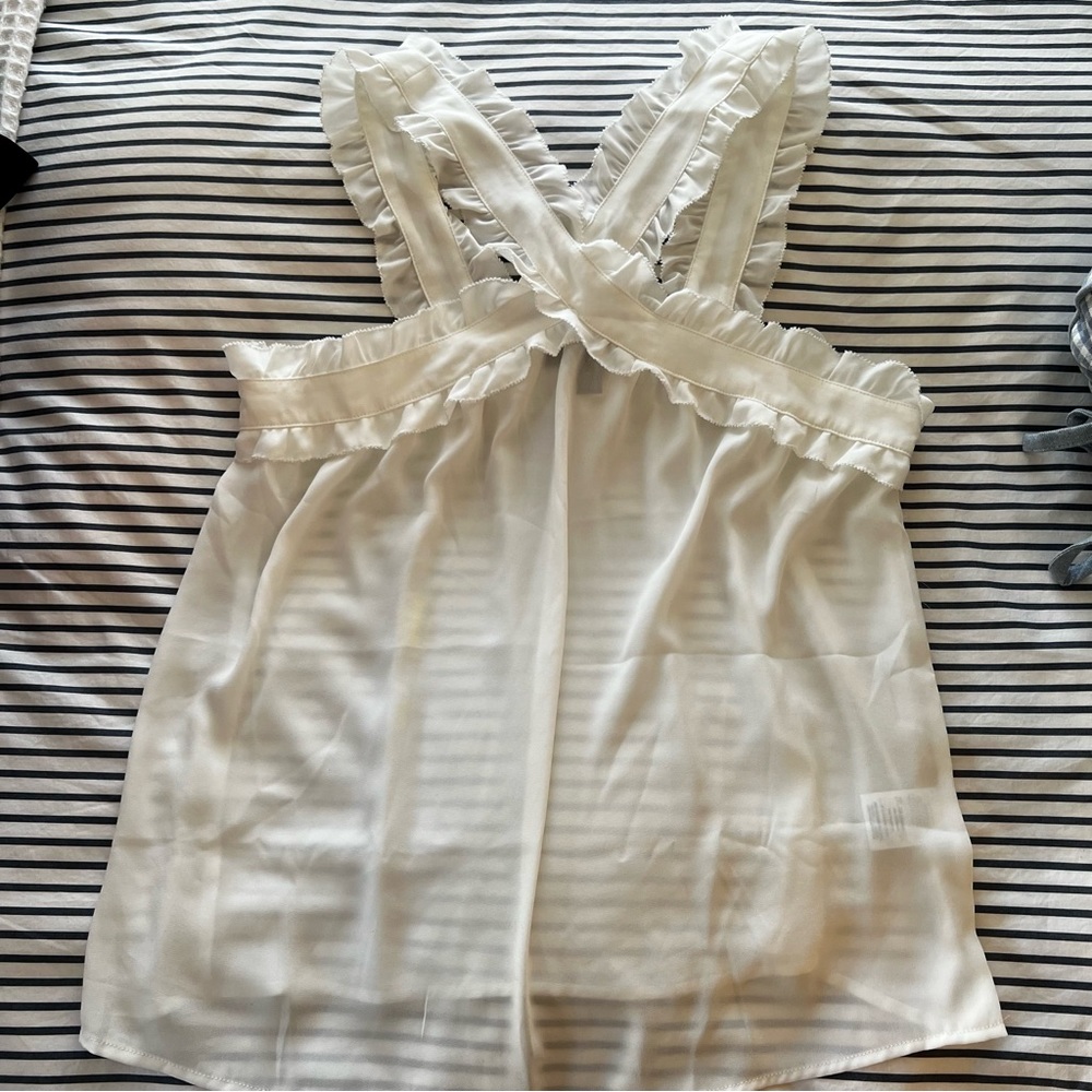 JCrew Blouse, Size 4 in lovely white color 🐚 Criss cross neck